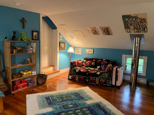 Middle Bedroom