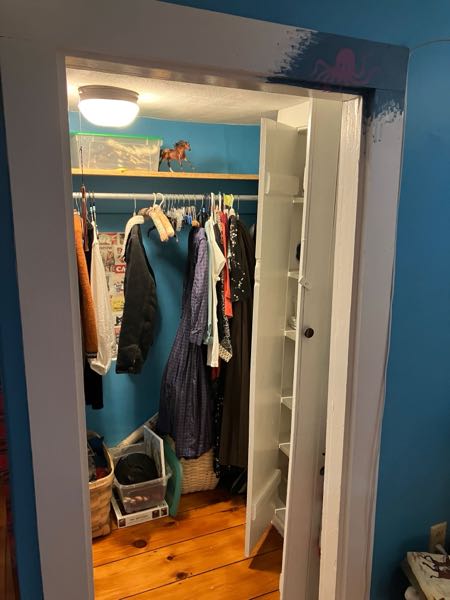 Middle Bedroom