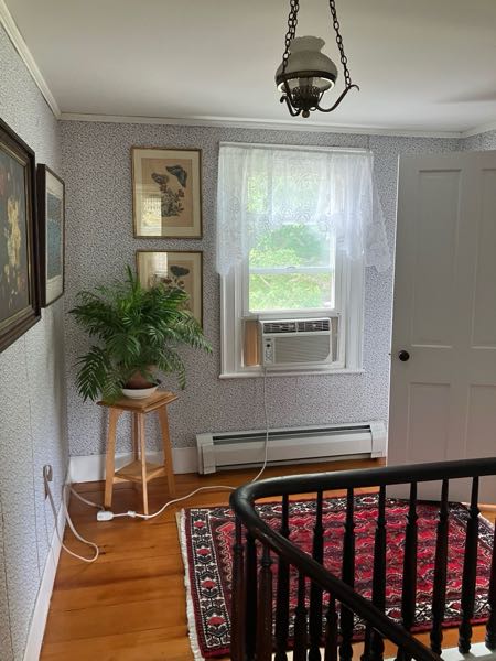 Upstairs Front Hall